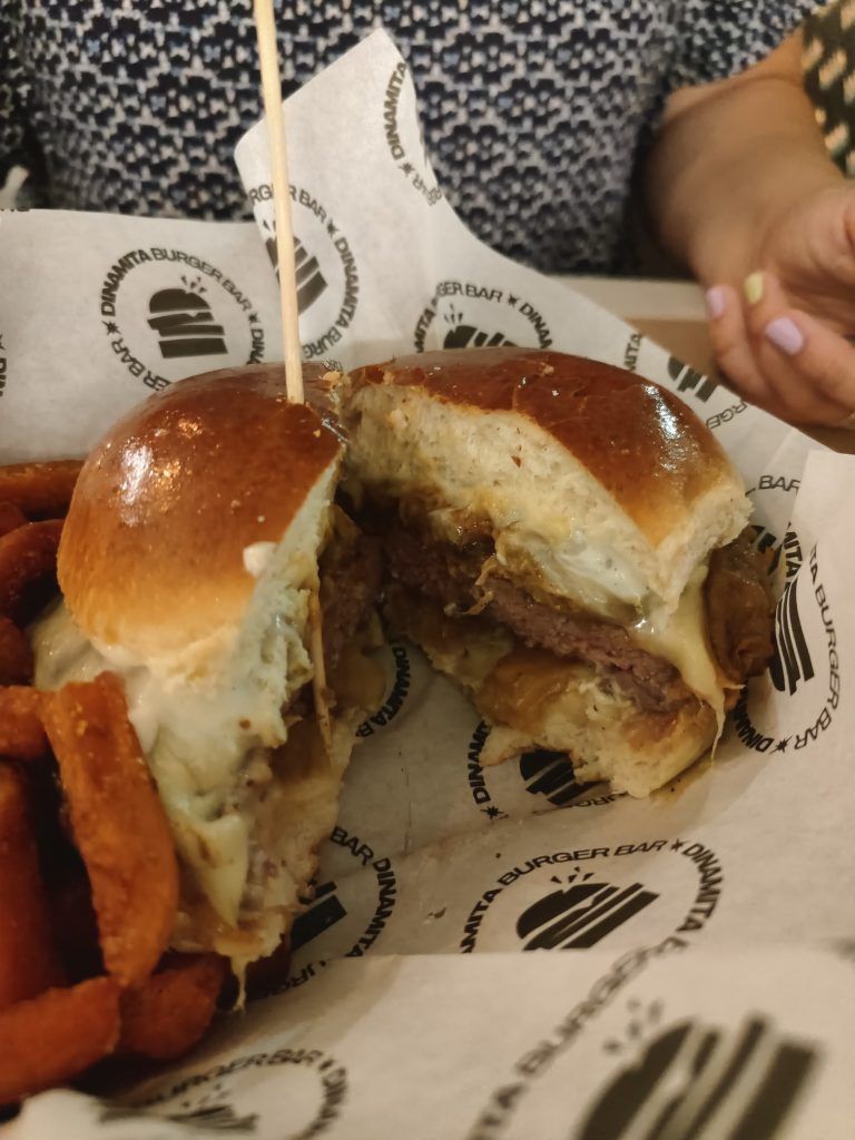 Dinamita-Burger Black Cofee